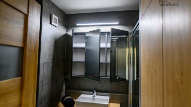 Prodej luxusního bytu 1+kk se zasklenou lodžií v Hradci Králové - Moravské Předměstí