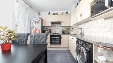 Prodej luxusního bytu 3+1 s prostornou lodžií a krásnými výhledy v samém centru Pardubic