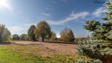 Prodej úchvatného pozemku určeného k výstavbě RD na Novém Hradci Králové, ulice Zámeček