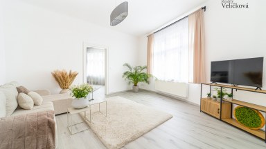 Vkusně zrekonstruovaný byt 2+1 v centru města Hradce Králové s možností využívání zahrady ve dvoře