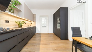 Vkusně zrekonstruovaný byt 2+1 v centru města Hradce Králové s možností využívání zahrady ve dvoře