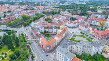Vkusně zrekonstruovaný byt 2+1 v centru města Hradce Králové s možností využívání zahrady ve dvoře