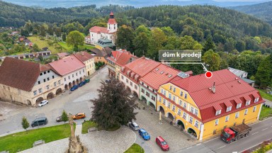 Prodej historikého činžovního domu v úpatí krkonošského národního parku 