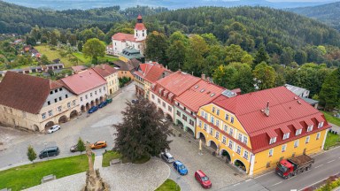 Prodej historikého činžovního domu v úpatí krkonošského národního parku 