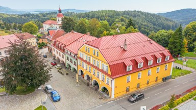 Prodej historikého činžovního domu v úpatí krkonošského národního parku 