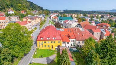 Prodej historikého činžovního domu v úpatí krkonošského národního parku 