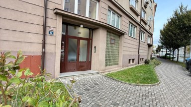 Pronájem hezkého bytu 2+1 o výměře 70 m² v centru Hradce Králové – Břetislavova