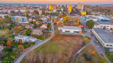 Pronájem víceúčelového komerčního pozemku – Hradec Králové
