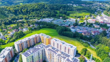 Prodej prostorného bytu 3+1, 76m², s balkonem a nádherným výhledem – Náchod (Staré Město nad Metují)