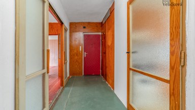 Prodej prostorného bytu 4+1 k rekonstrukci na Slezském Předměstí v Hradci Králové - ulice Severní