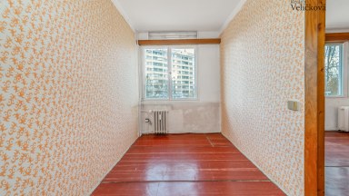 Prodej prostorného bytu 4+1 k rekonstrukci na Slezském Předměstí v Hradci Králové - ulice Severní