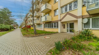 Prodej prostorného bytu 4+1 k rekonstrukci na Slezském Předměstí v Hradci Králové - ulice Severní