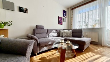 Pronájem světlého bytu o dispozici 2+1 s balkonem a sklepem v klidné části Opočna