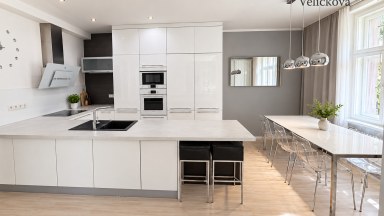Pronájem luxusního vybaveného bytu 3+kk v centru města Hradce Králové