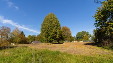 Prodej úchvatného pozemku určeného k výstavbě luxusní vily na Novém Hradci Králové, ulice Zámeček