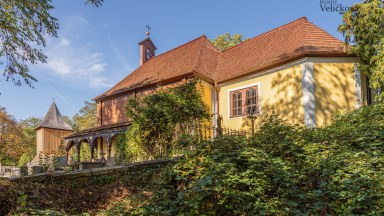 Prodej úchvatného pozemku určeného k výstavbě luxusní vily na Novém Hradci Králové, ulice Zámeček