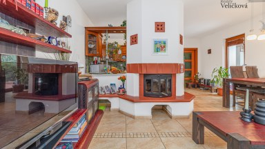 Nádherná novostavba rodinného domu 3+kk s možností přístavby až 2 pokojů, přímo u lesa ve Svinarech