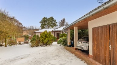 Nádherná novostavba rodinného domu 3+kk s možností přístavby až 2 pokojů, přímo u lesa ve Svinarech