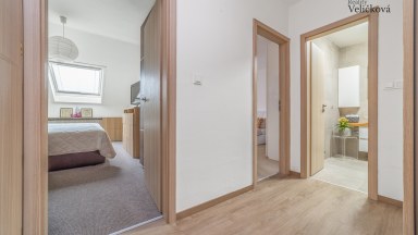 Prodej nádherného bytu 4+kk/3+1 o celkové výměře 129 m2 v Praze - Kunraticích - ul. U Zeleného ptáka