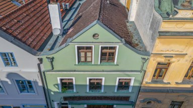 Prodej výjimečného bytového domu v historickém srdci Hradce Králové – Tomkova ulice