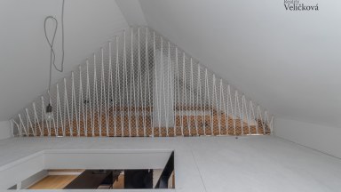 Pronájem stylového podkrovního bytu 2+kk s terasou v centru Hradce Králové - ulice Klumparova