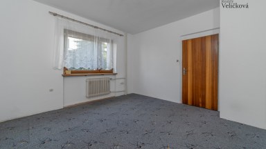 Rodinný dům po rekonstrukci se 2 bytovými jednotkami a fotovoltaikou – Žďár nad Sázavou