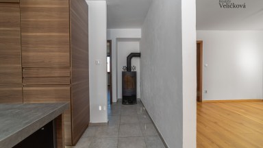 Rodinný dům po rekonstrukci se 2 bytovými jednotkami a fotovoltaikou – Žďár nad Sázavou