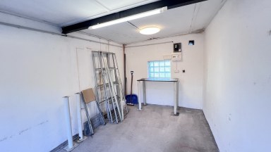 Prodej zděné garáže 16 m² s elektřinou a vlastním pozemkem, Úpice – ul. Palackého U benzinové pumpy