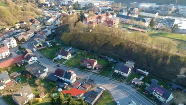 Prodej zděné garáže 16 m² s elektřinou a vlastním pozemkem, Úpice – ul. Palackého U benzinové pumpy