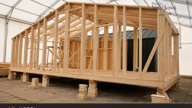 Prodej stavebního pozemku 986 m² s modulovým domem Nordi 101 XL, 3+kk, 77,6 m², Běchary–Běchárky