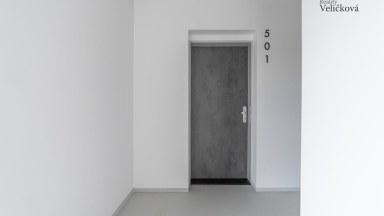 Prodej právě zkolaudovaného bytu 1+kk s balkonem a garážovým stání v HK - Rezidence Kristián