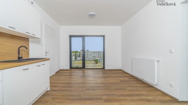 Prodej právě zkolaudovaného bytu 1+kk s balkonem a garážovým stání v HK - Rezidence Kristián