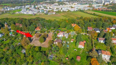 Prodej výjimečného stavebního pozemku 732 m² s panoramatickým výhledem, Hradec Králové – Zámeček
