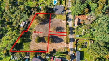 Prodej výjimečného stavebního pozemku 732 m² s panoramatickým výhledem, Hradec Králové – Zámeček