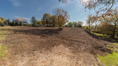 Prodej výjimečného stavebního pozemku 732 m² s panoramatickým výhledem, Hradec Králové – Zámeček