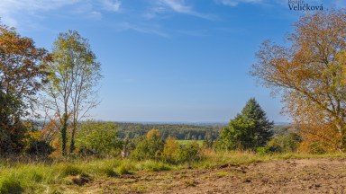 Prodej výjimečného stavebního pozemku 732 m² s panoramatickým výhledem, Hradec Králové – Zámeček