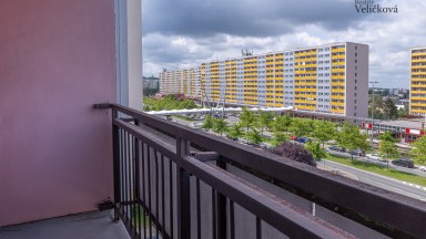Prodej prostorného bytu 2+1 po částečné rekonstrukci v Hradci Králové - tř. Ed. Beneše