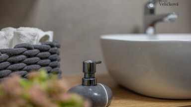 Prodej nádherného bytu 3+1 o celkové výměře 129 m2 v Praze - Kunraticích - ul. U Zeleného ptáka