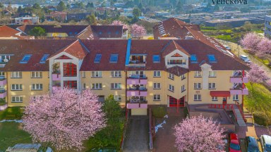 Prodej nádherného bytu 3+1 o celkové výměře 129 m2 v Praze - Kunraticích - ul. U Zeleného ptáka