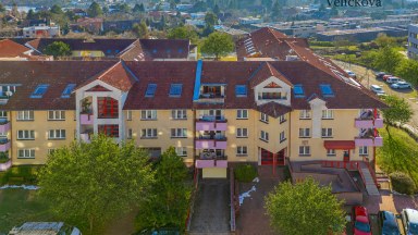 Prodej nádherného bytu 3+1 o celkové výměře 129 m2 v Praze - Kunraticích - ul. U Zeleného ptáka
