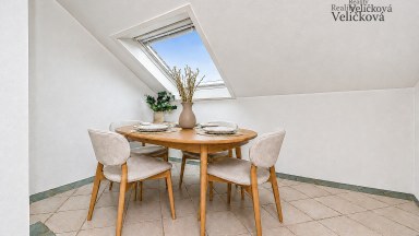 Prodej nádherného bytu 3+1 o celkové výměře 129 m2 v Praze - Kunraticích - ul. U Zeleného ptáka