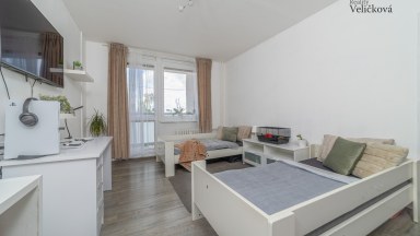 Prodej prostorného bytu 3+kk po rekonstrukci se dvěma lodžiemi – Durychova, Hradec Králové