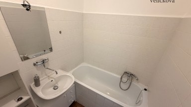 Byt 2+kk o celkové ploše 48 m² na Dukelské třídě v Hradci Králové