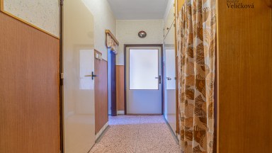 Prodej světlého a vzdušného bytu 3+1 k rekonstrukci v Hradci Králové - třída SNP, Slezské Předměstí